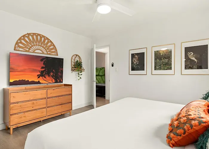 East Village Arts District, King Suite With Sofa Bed Nrp23-01221