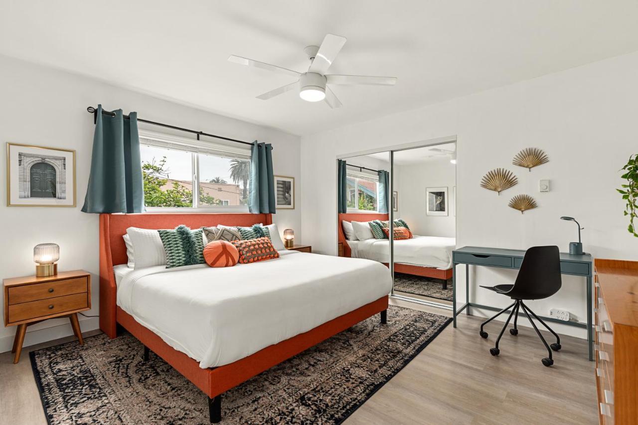 East Village Arts District, King With Sofa Bed Nrp23-01221
